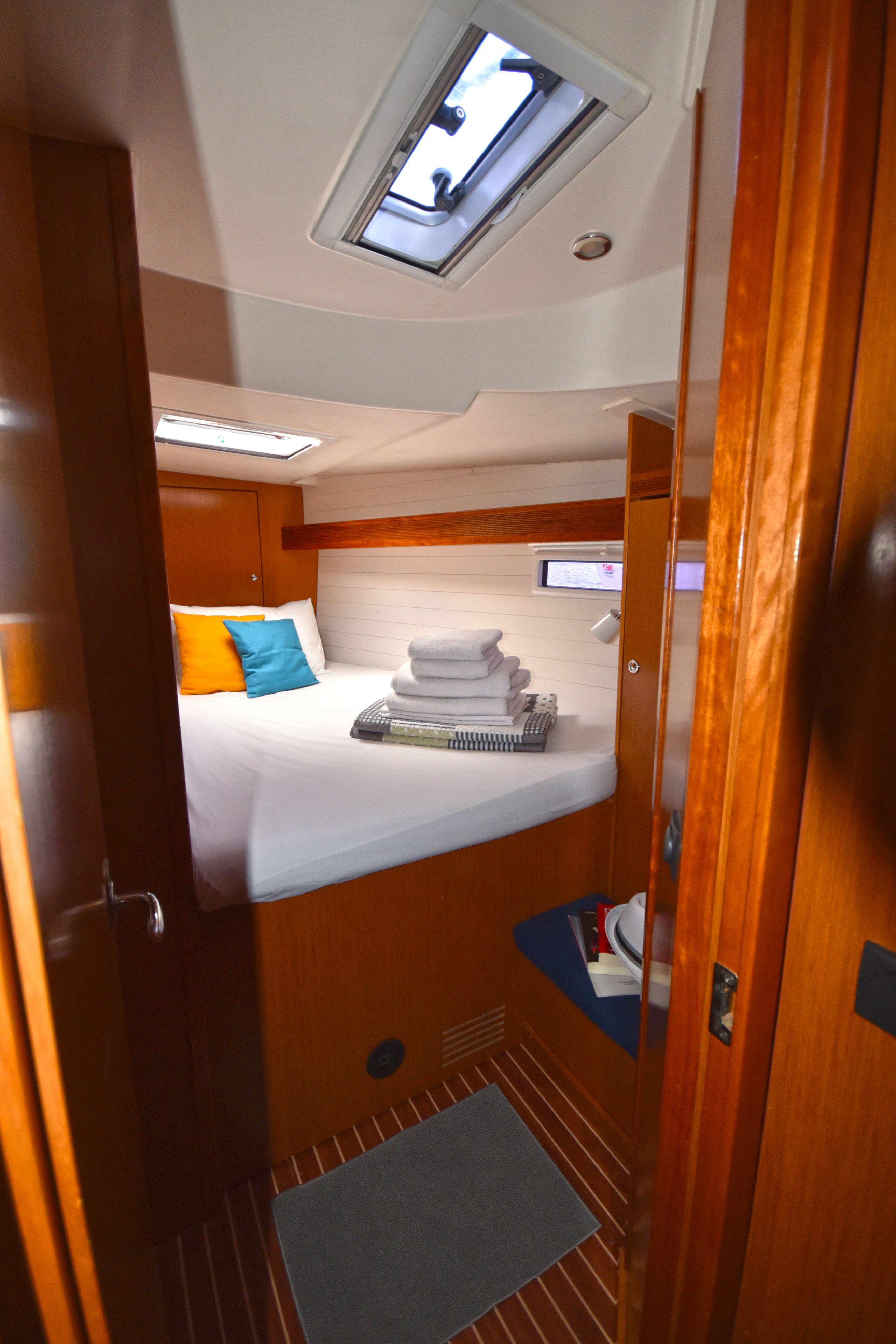 Nouvelle Vague - Yelkenli içinde Volos