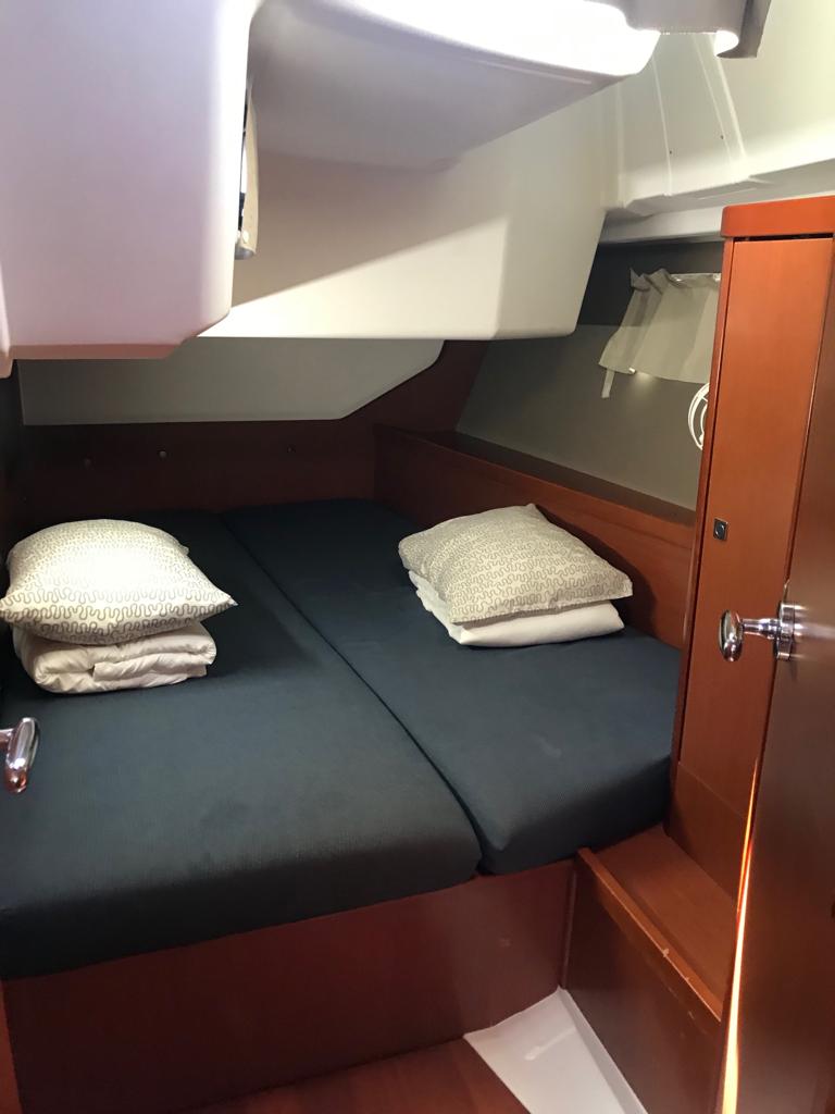 Alboran Gin Tonic (Radazul) - Sailboat in Radazul