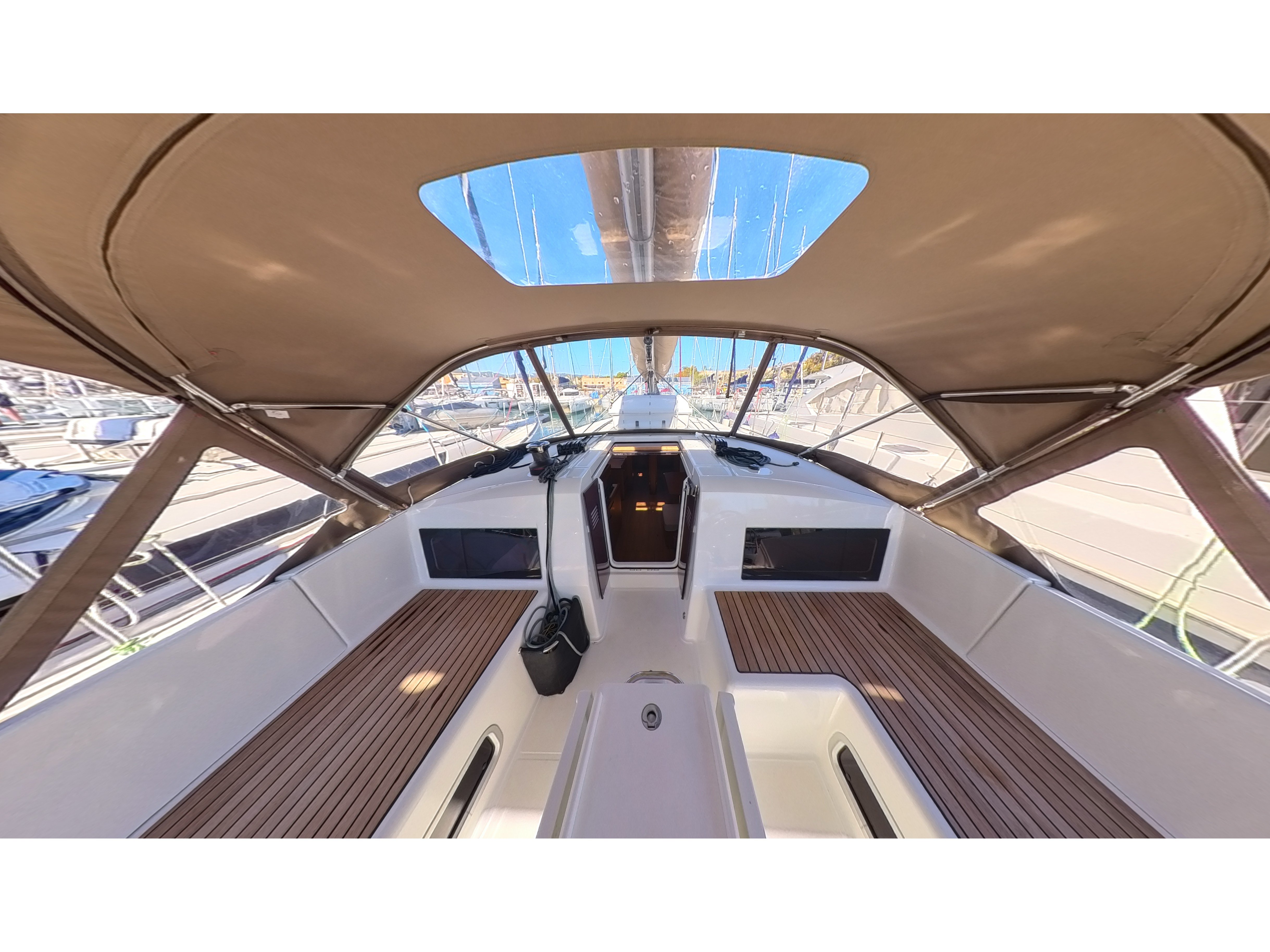 Vino Blanco (Radazul) - Sailboat in Radazul