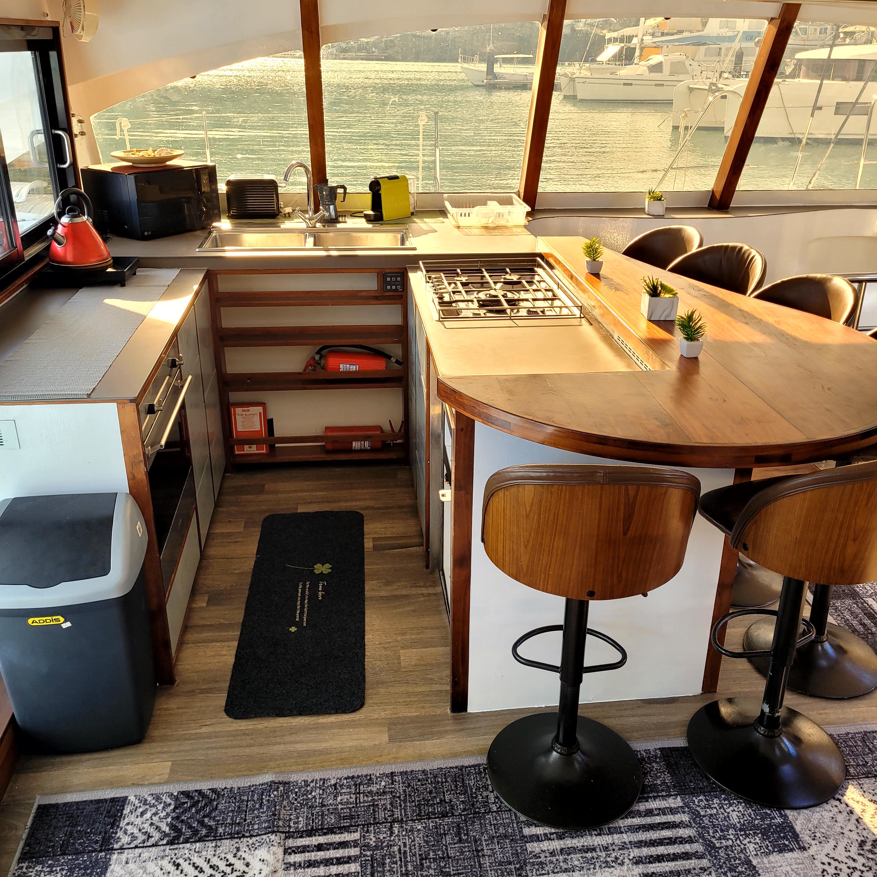 Valerie - Catamaran in Providence