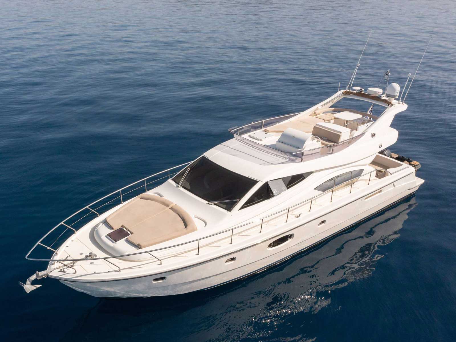 Carte Blanche - Motor Yacht in Anatoliki Attiki