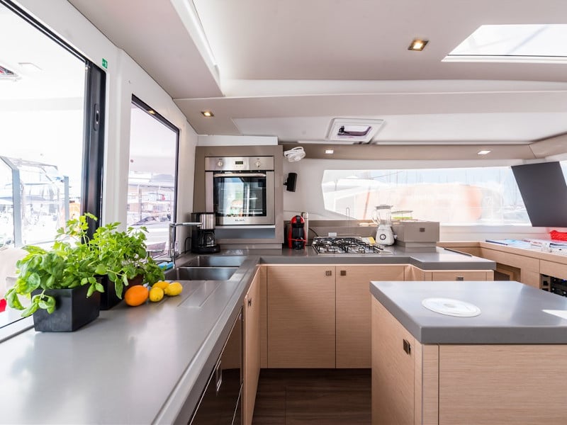 SUNNY WAVE - Catamaran in Seget Donji