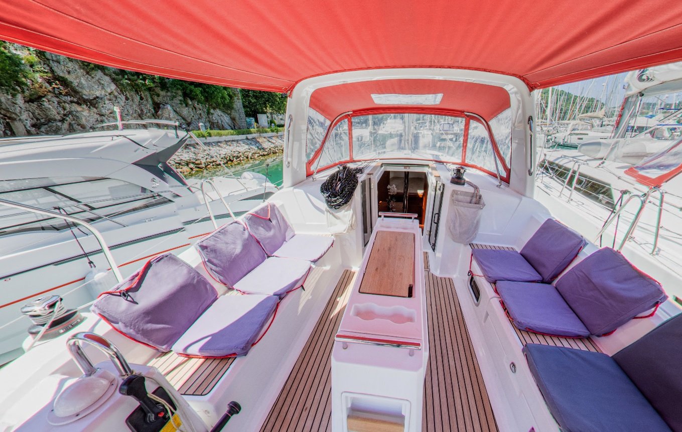 LUCE - Sailboat in Komolac