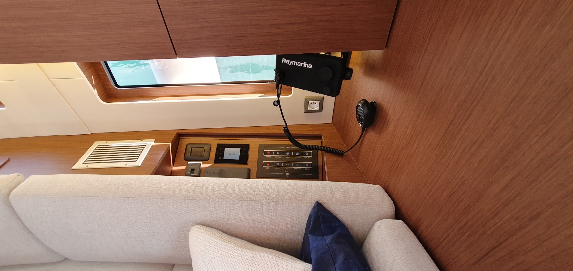 DOMMIE - Sailboat in Split