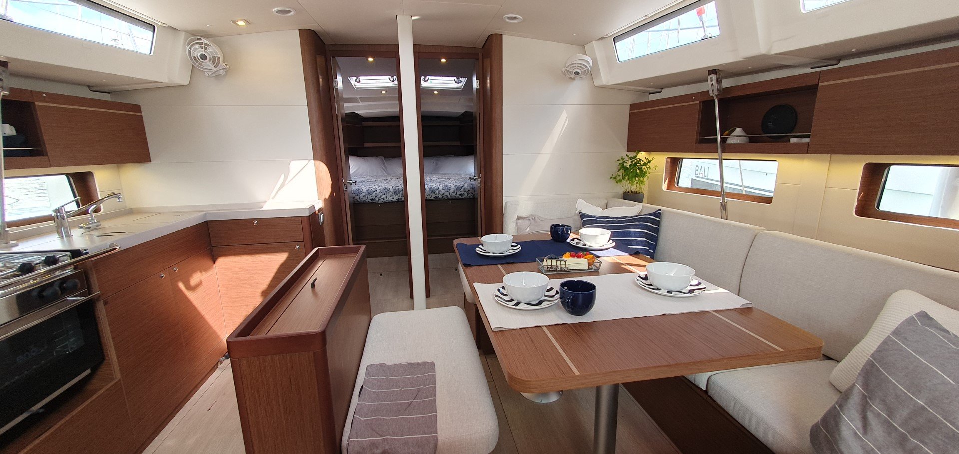 DOMMIE - Sailboat in Split