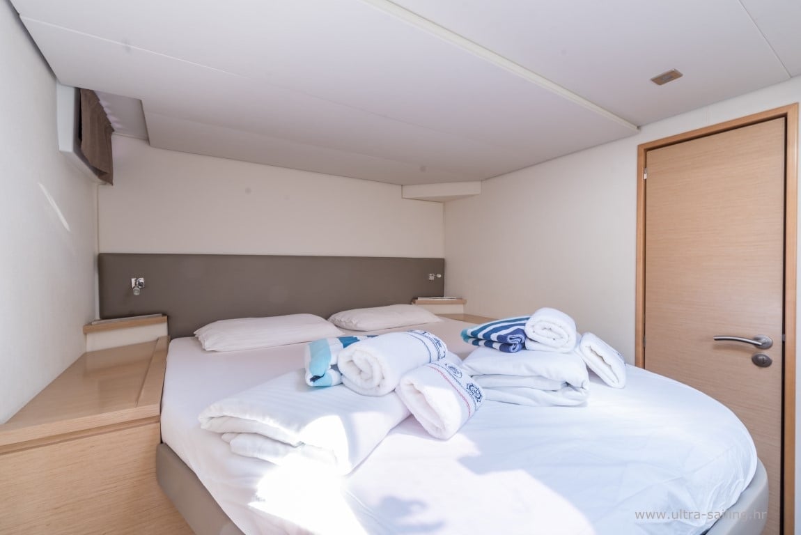 SABA 50 -  AC and generator - Catamaran in Split