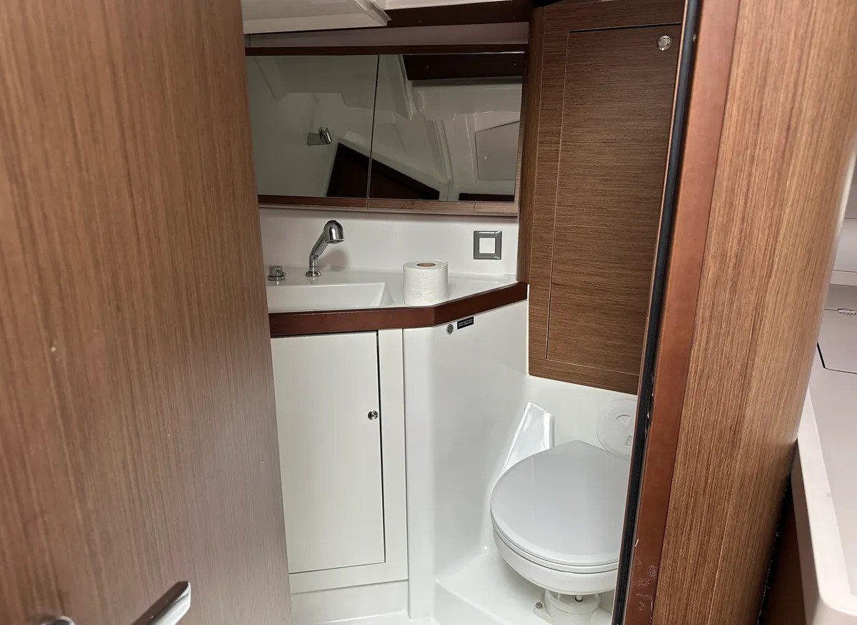 BLUE SKY - Sailboat in Komolac