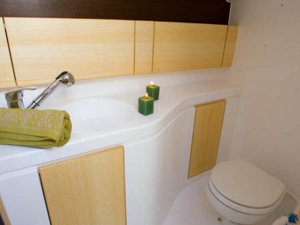 Satori - Sailboat in Navene