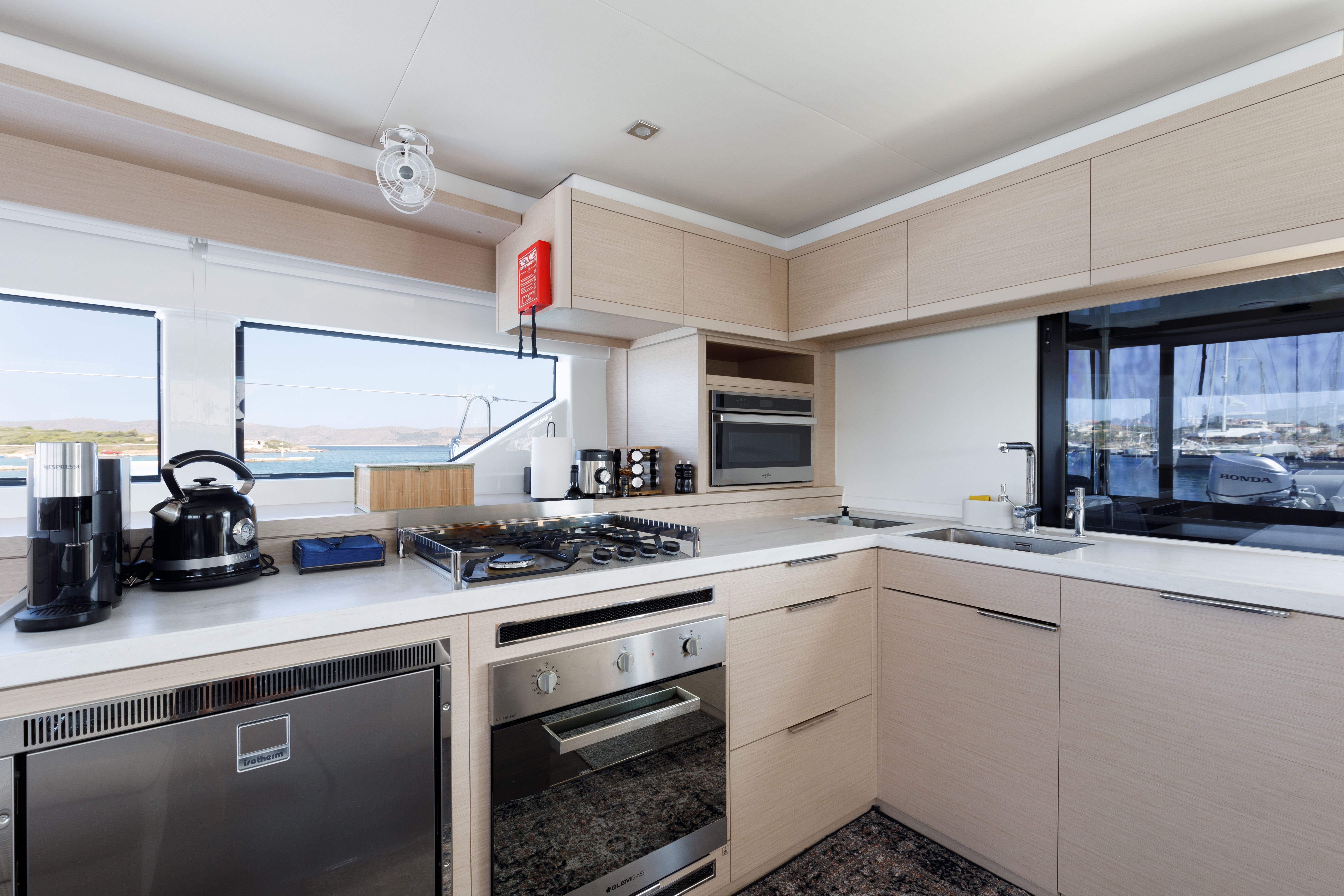 Adel - Catamaran in Anatoliki Attiki