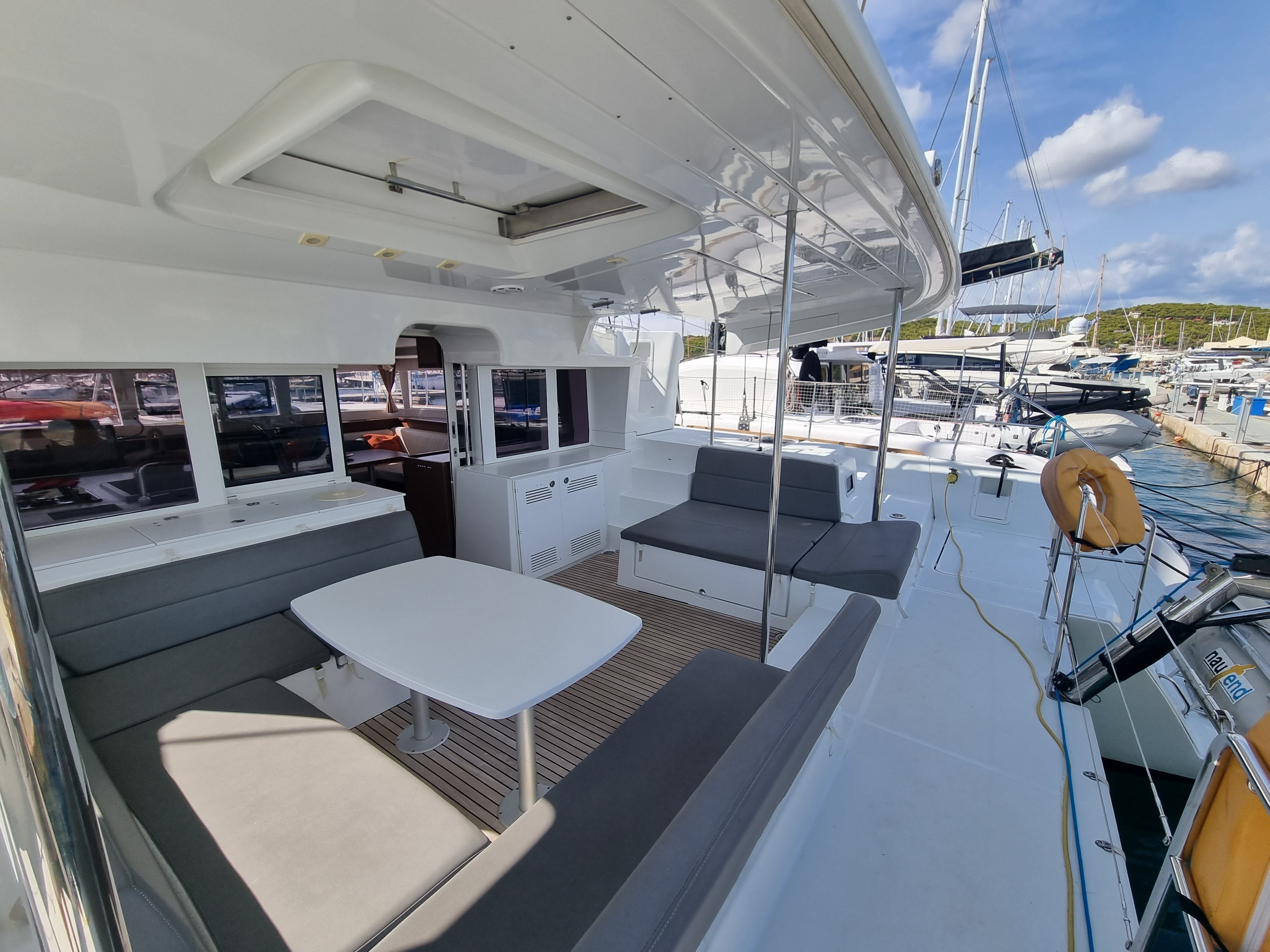 Lalouche - Catamaran in Anatoliki Attiki