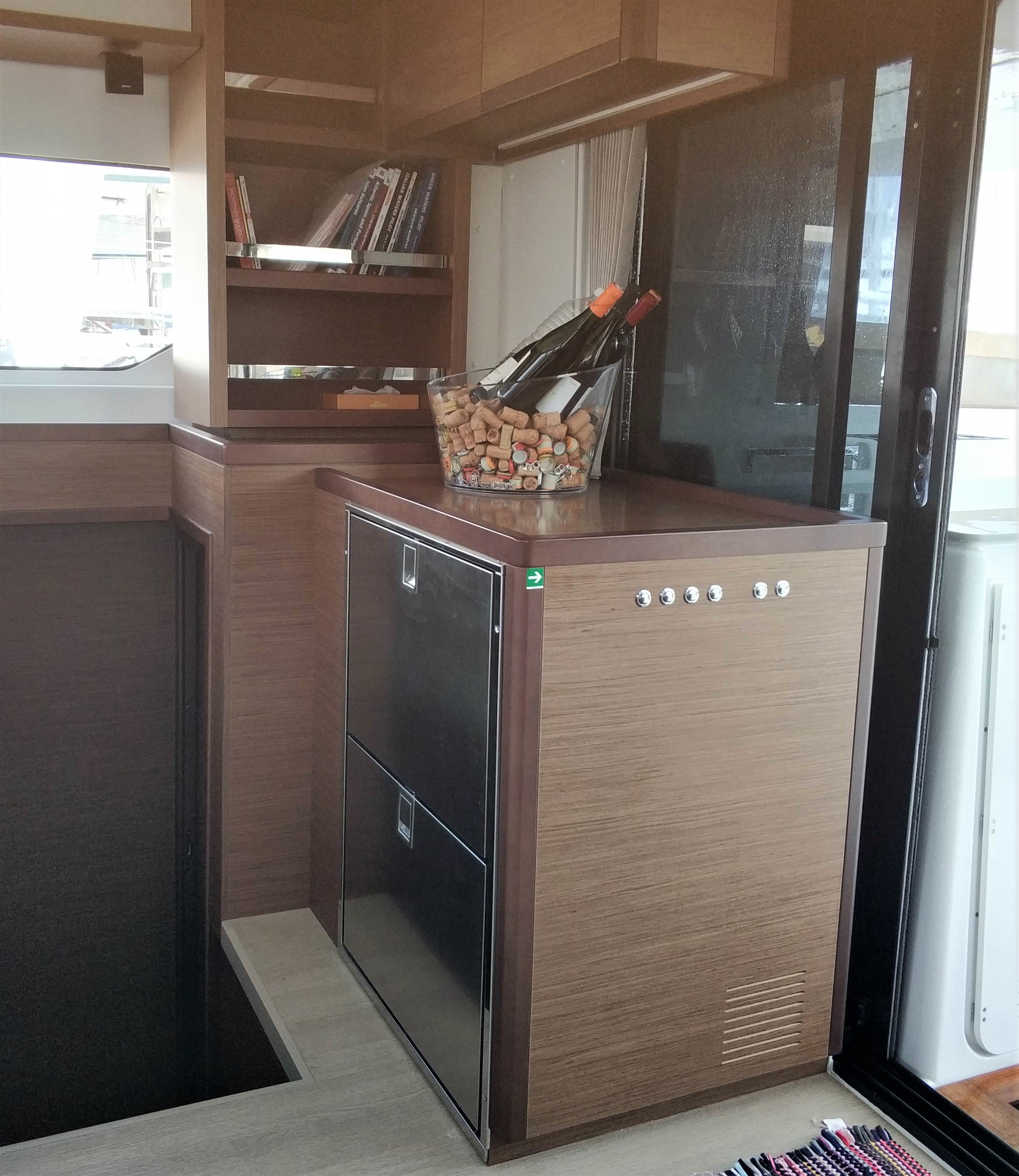 Dionike - Catamaran in Anatoliki Attiki