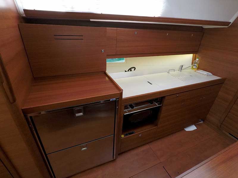 Major Tom - Sailboat in Šibenik