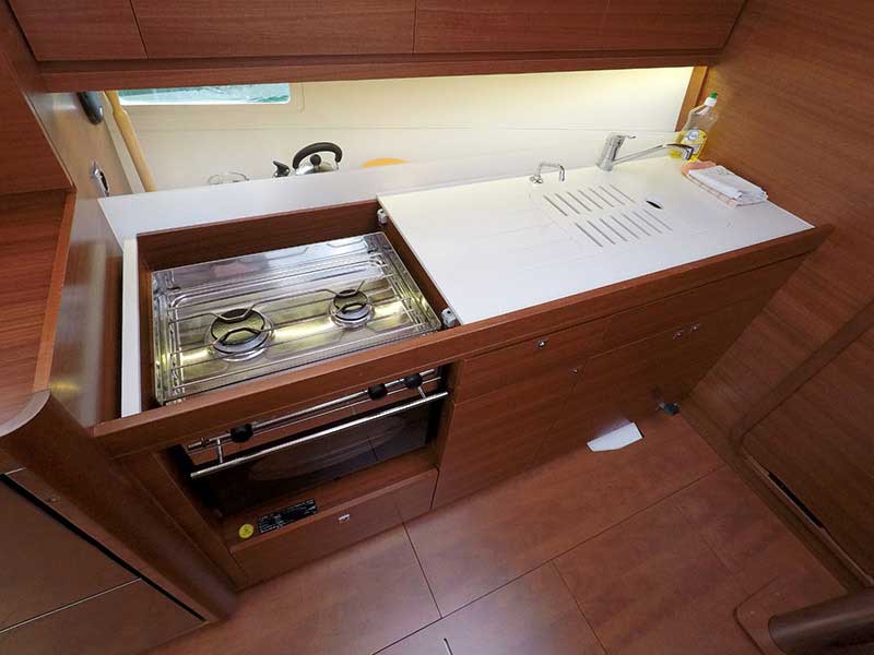 Major Tom - Sailboat in Šibenik