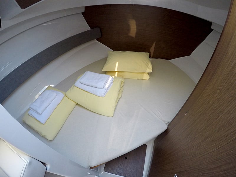 Lovre - Motor Yat içinde Šibenik