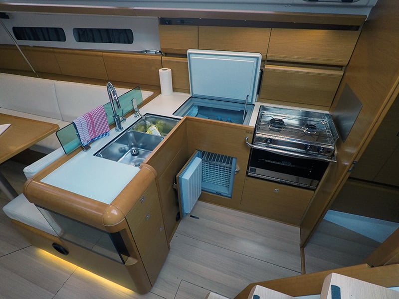 Elissa - Yelkenli içinde Šibenik