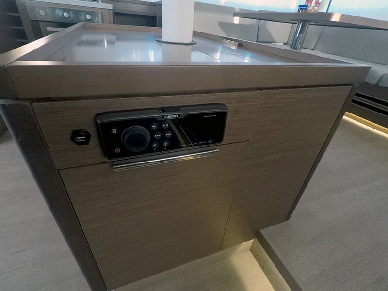 Zuzo 1ST - Catamaran in Šibenik