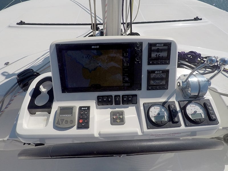 Zuzo 1ST - Catamaran in Šibenik