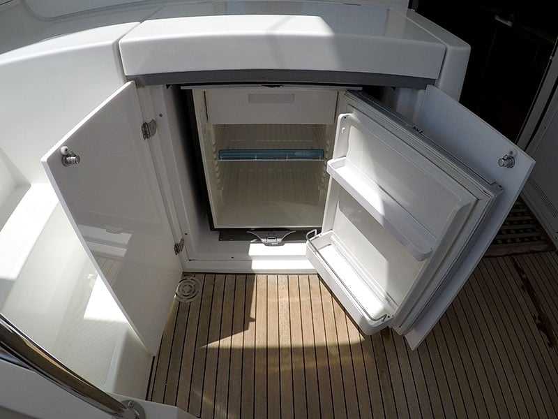 LinaHanna - Catamaran in Šibenik