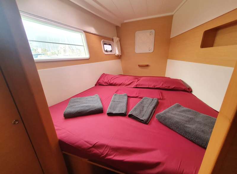 Mia - Catamaran in València