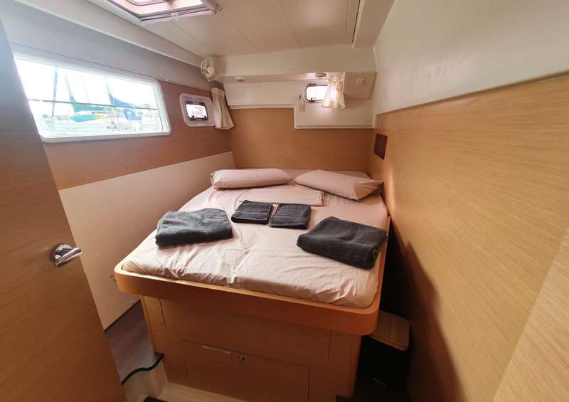 Mia - Catamaran in València