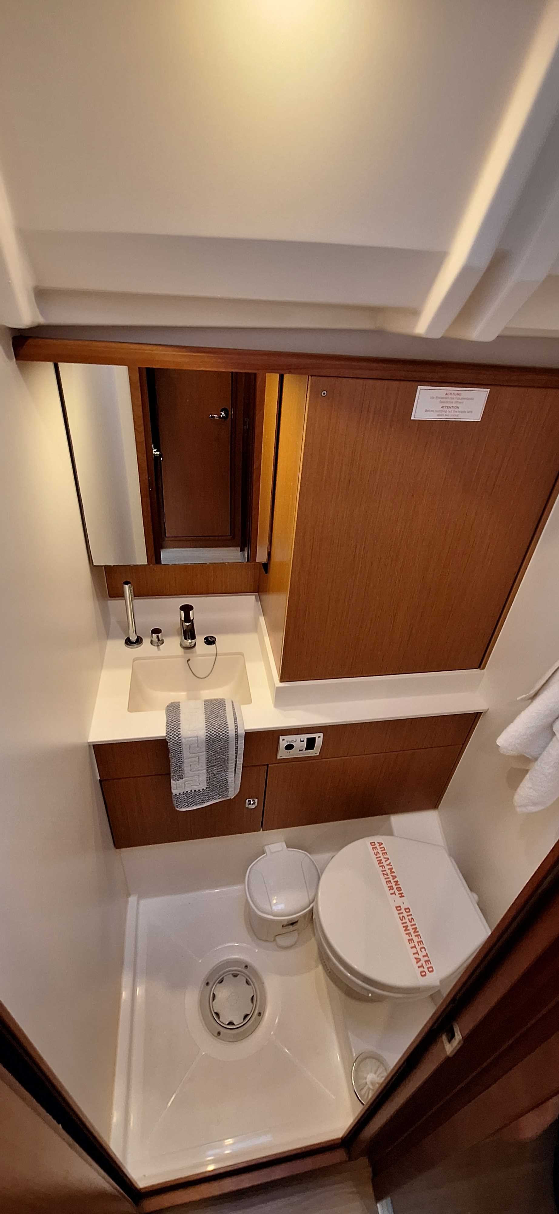 LADY FLORA 3 - Sailboat in Nikiana