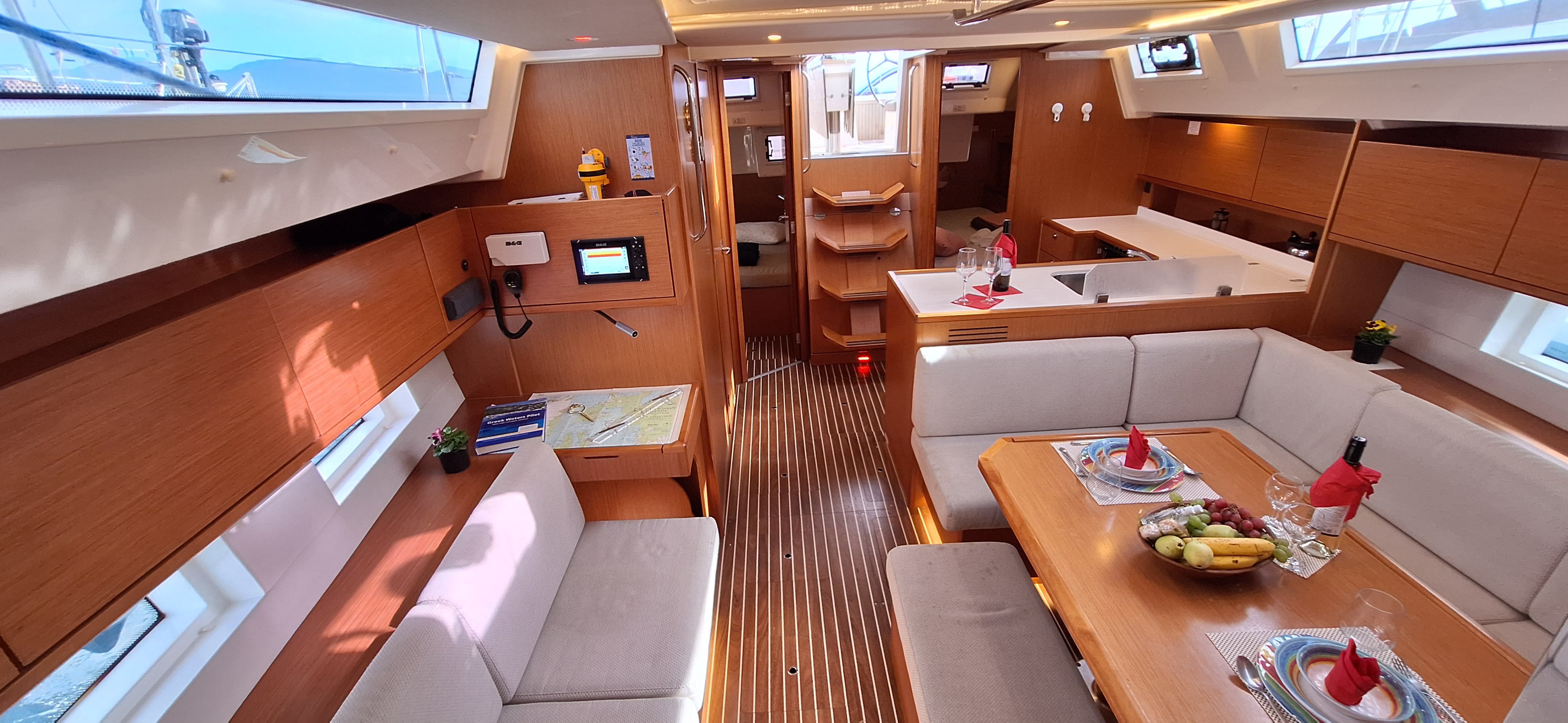 LADY FLORA 1 - Sailboat in Nikiana