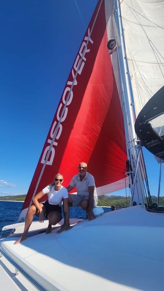 DISCOVERY I - Catamaran in Marina