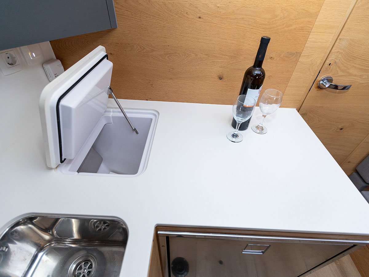 OLLIE new 2024 (air condition, cross-cut dacron sails) - Sailboat in Primošten