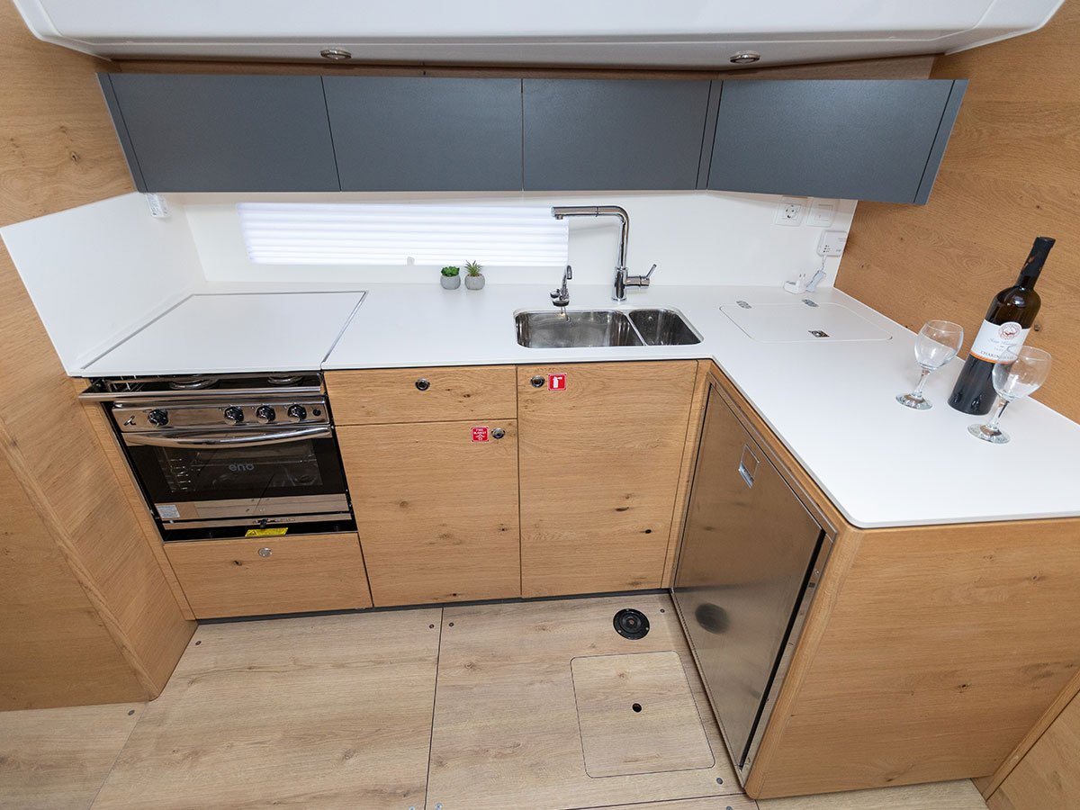 OLLIE new 2024 (air condition, cross-cut dacron sails) - Sailboat in Primošten