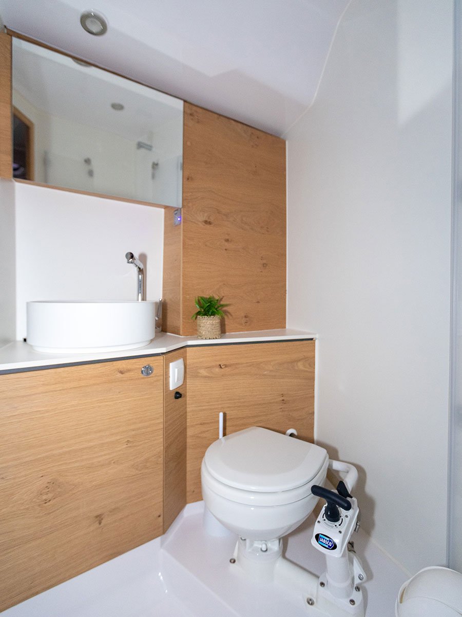 OLLIE new 2024 (air condition, cross-cut dacron sails) - Sailboat in Primošten