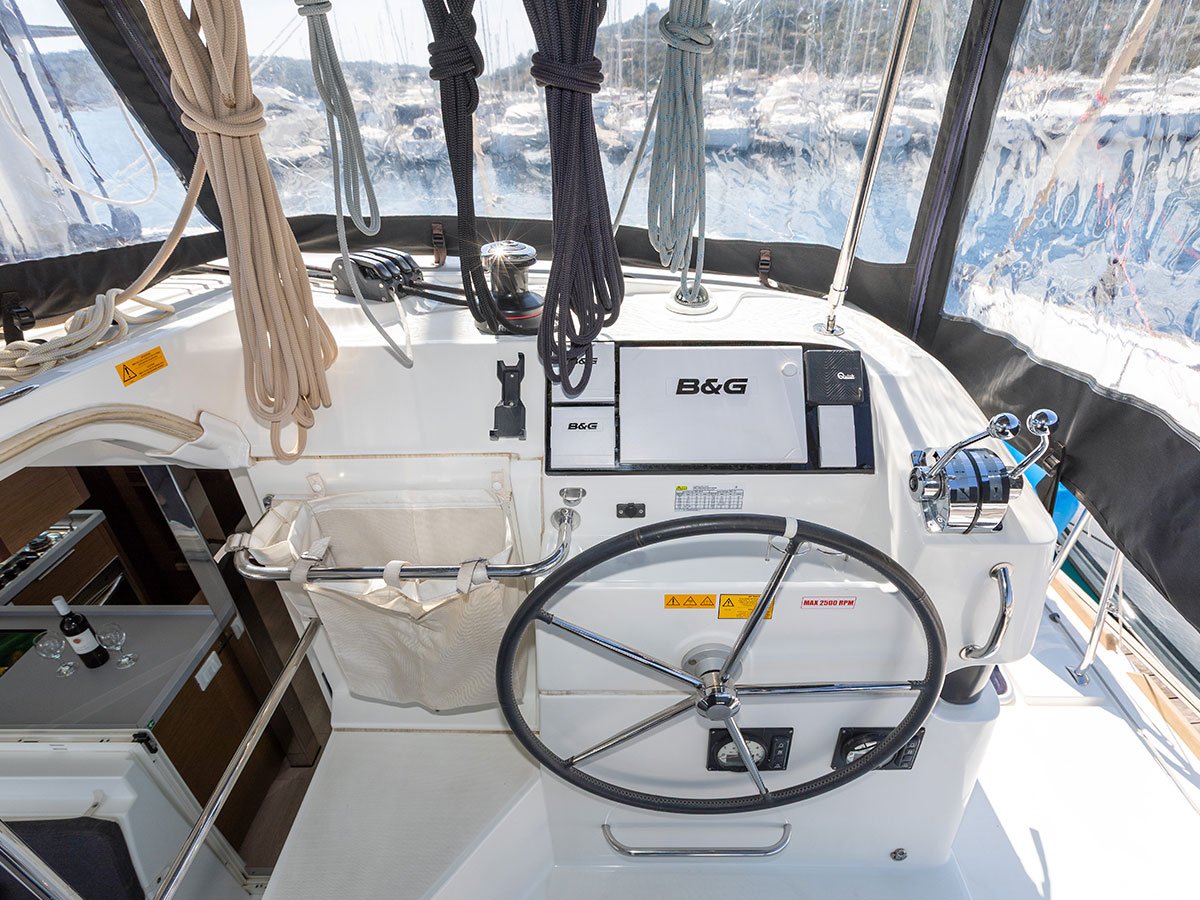 BYE BYE 2020 (air condition, generator) - Catamaran in Primošten