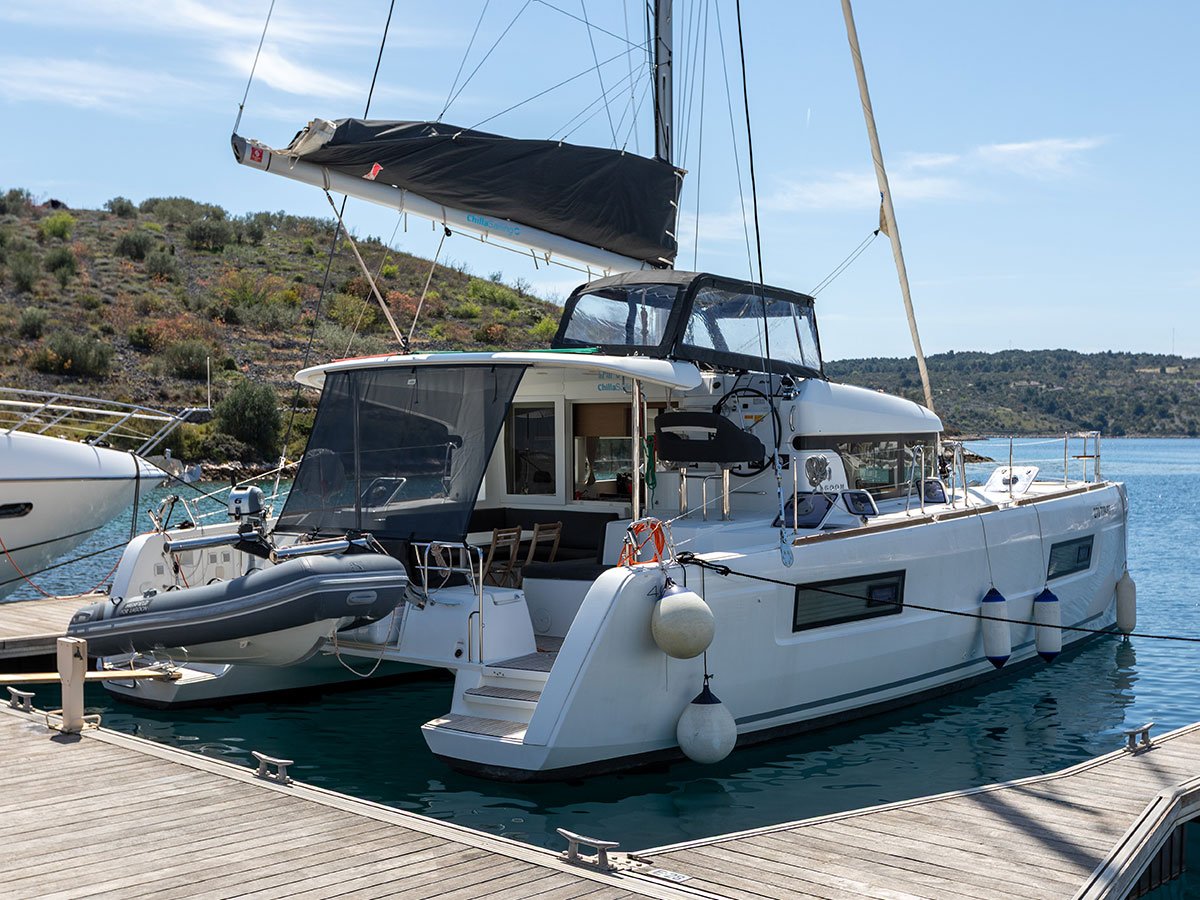 BYE BYE 2020 (air condition, generator) - Catamaran in Primošten