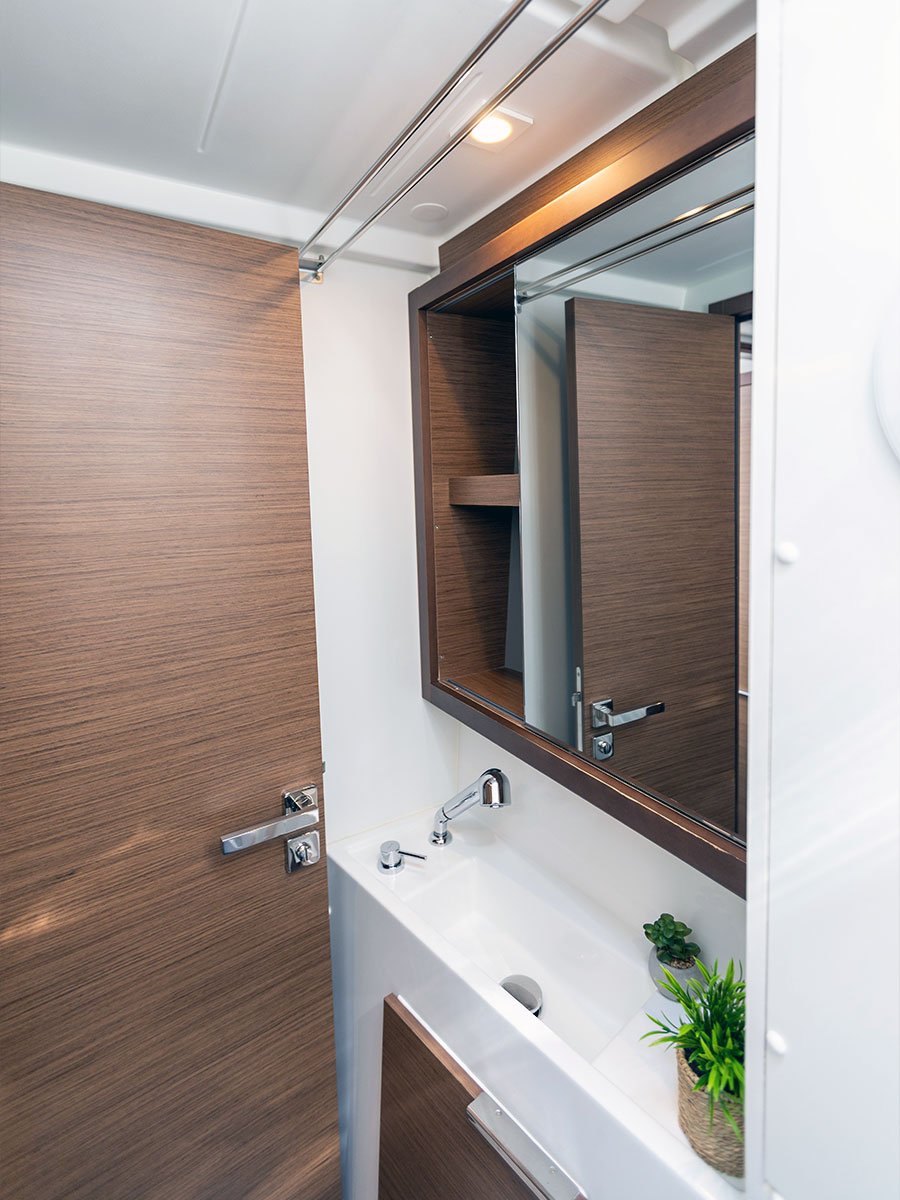 MONARCH 2020 (air condition, generator) - Catamaran in Primošten