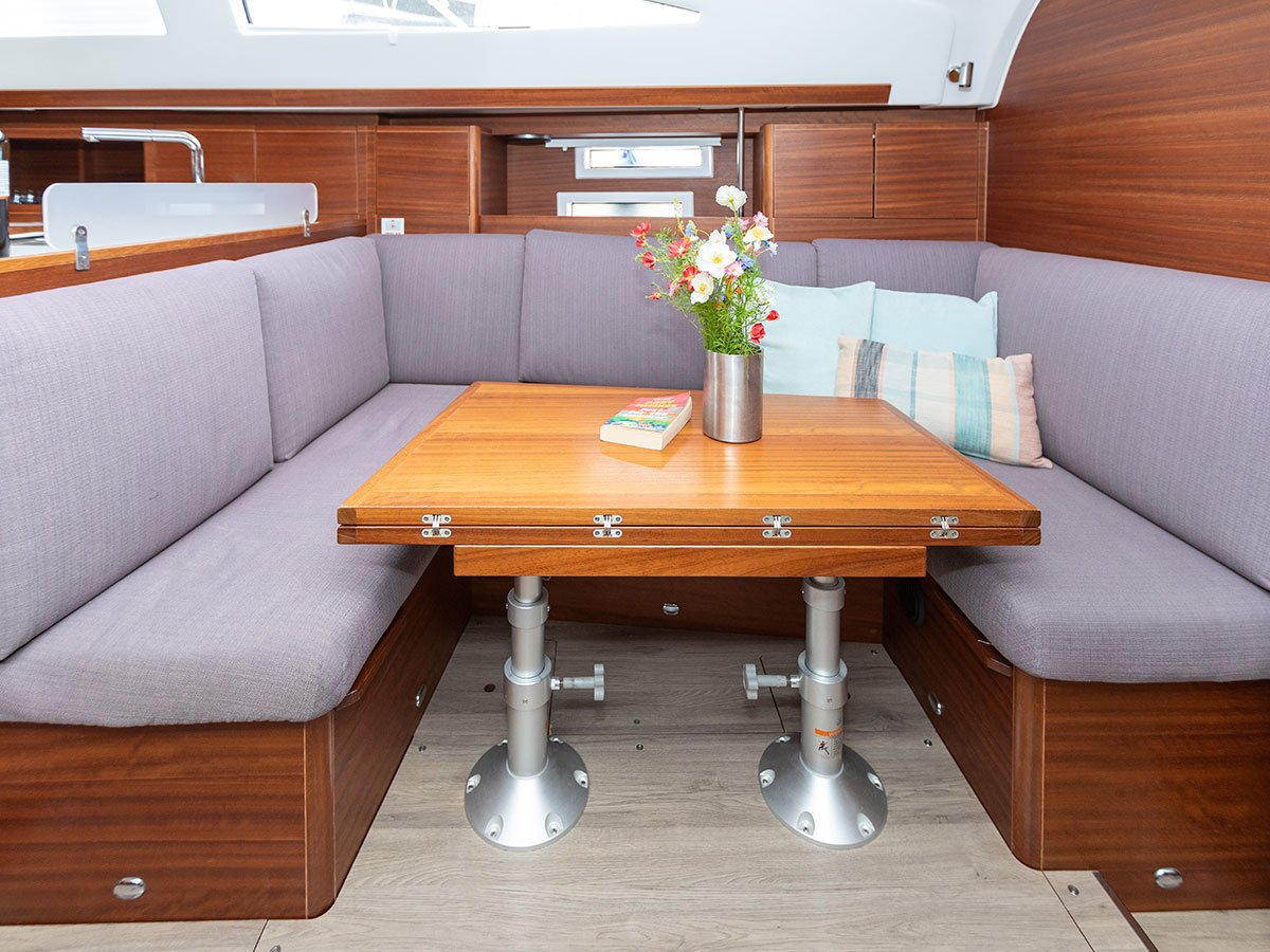 TOP SECRET 2020 - Sailboat in Primošten