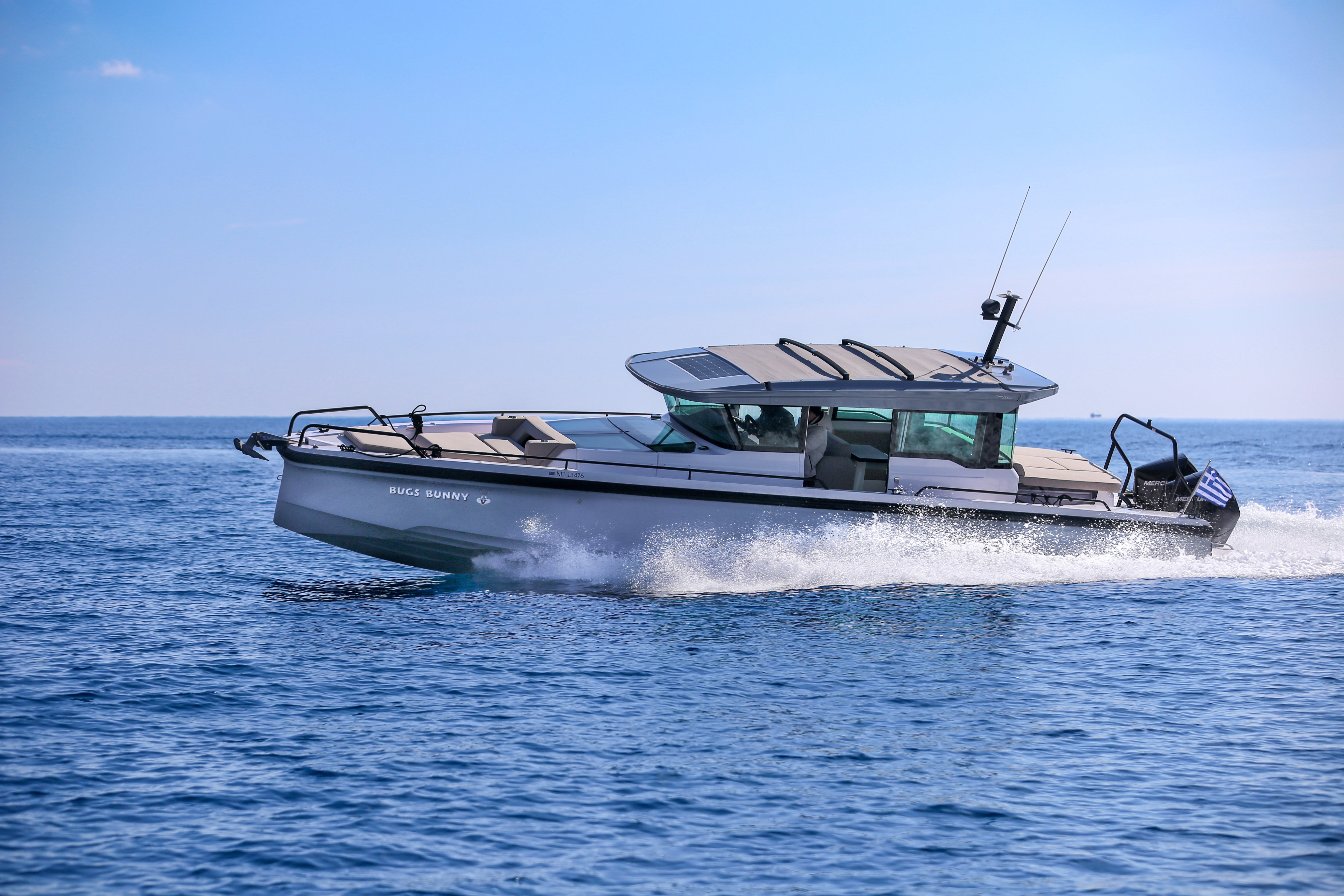 BUGS BUNNY - Motor Yacht in Anatoliki Attiki