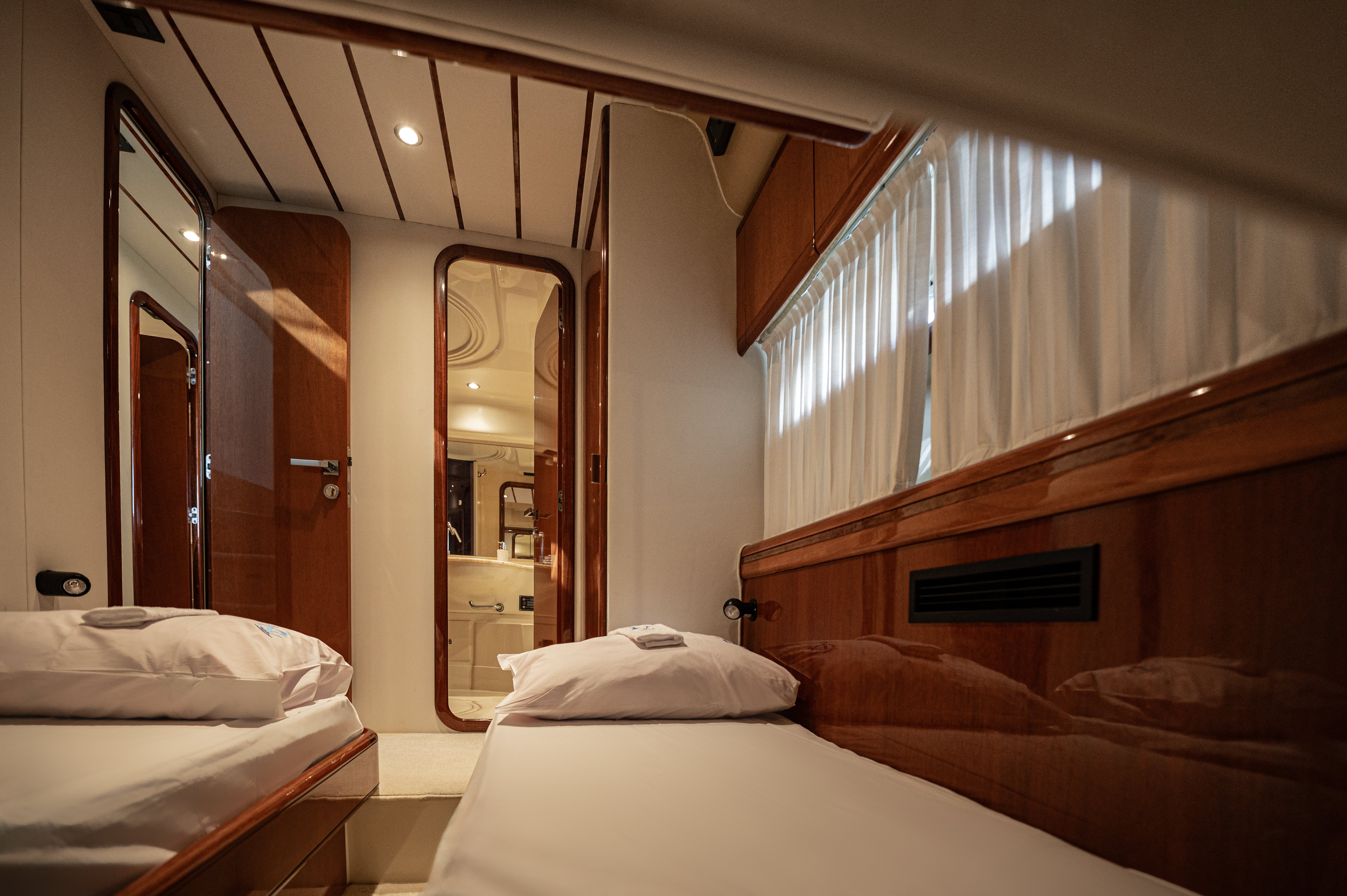 G.A.S. Newborn - Motor Yacht in Glifada