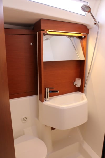 Pisces - Sailboat in Jezera