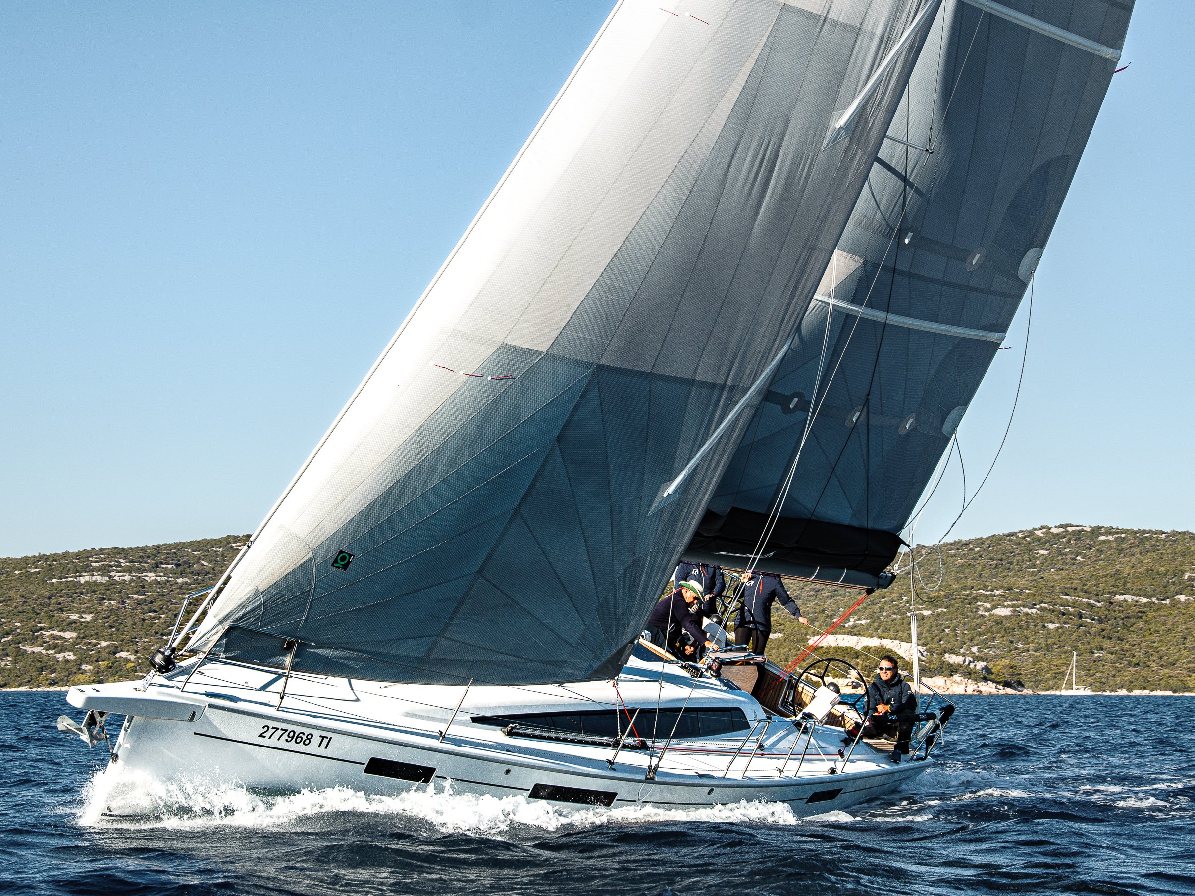 Blue Eye - Sailboat in Jezera