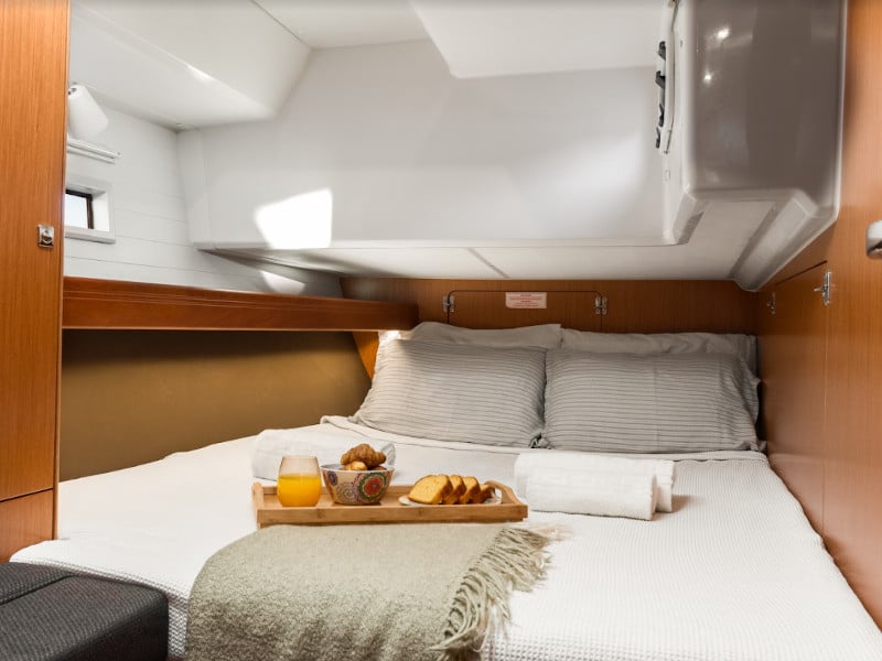 Queen Dina - Sailboat in Kontokali