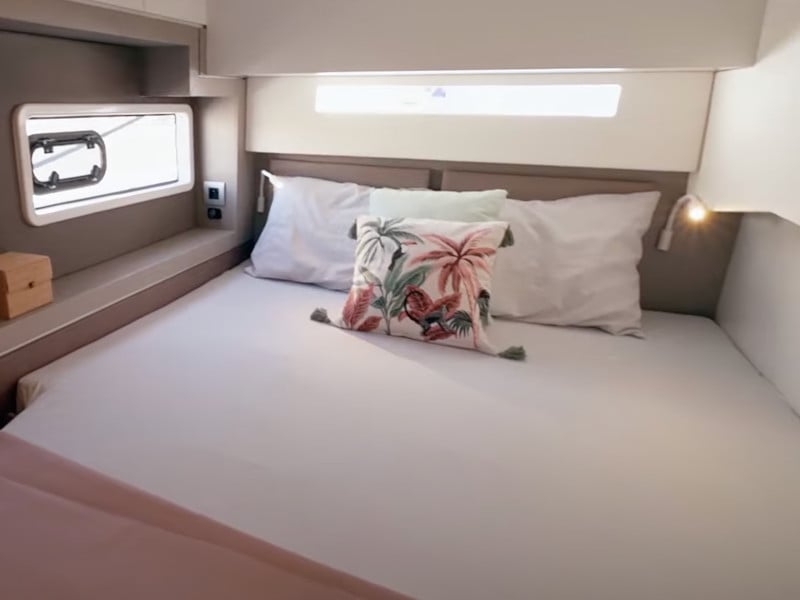 Persona Grata - Catamaran in Kontokali