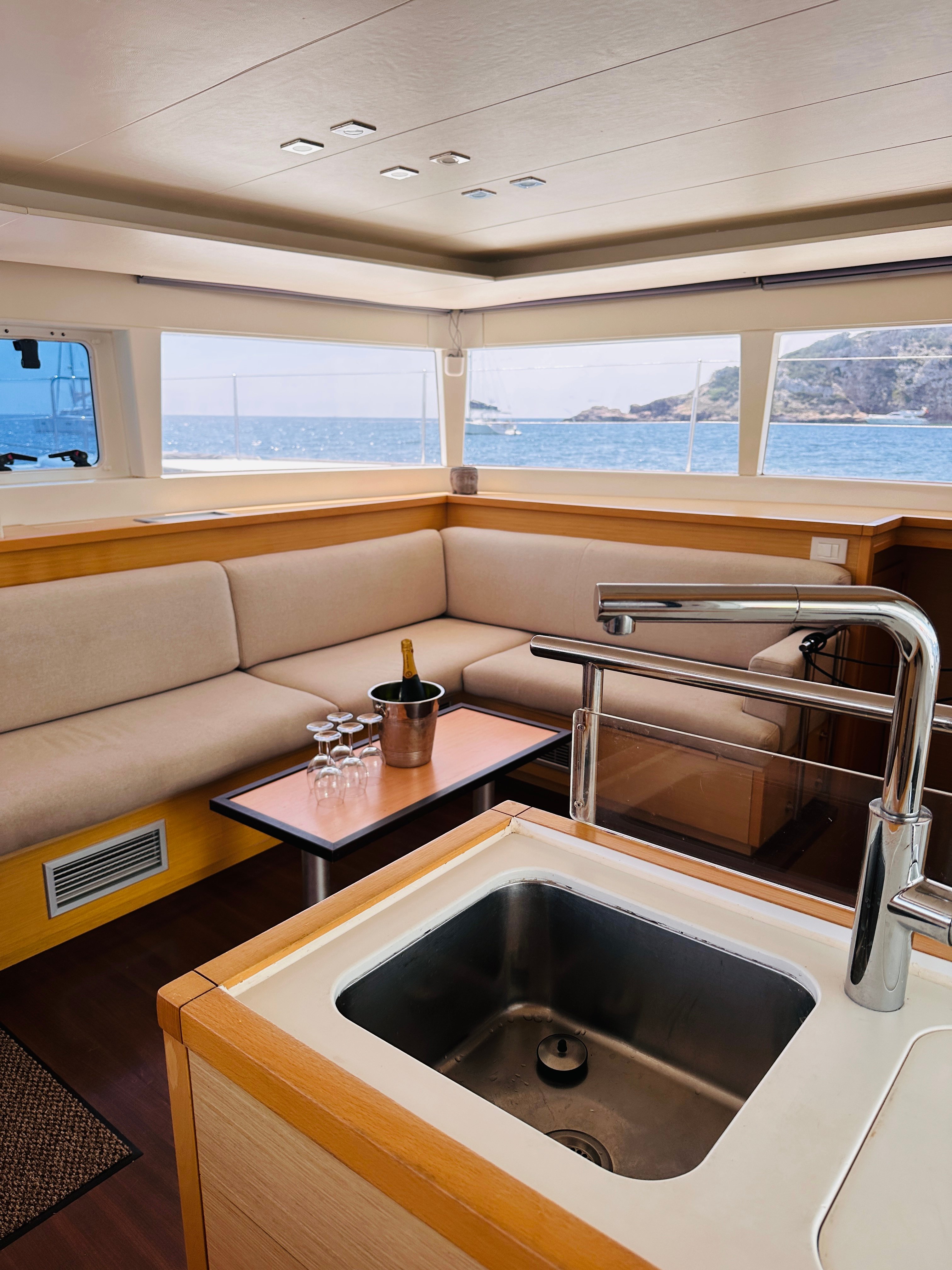 Fornes - Catamaran in Eivissa