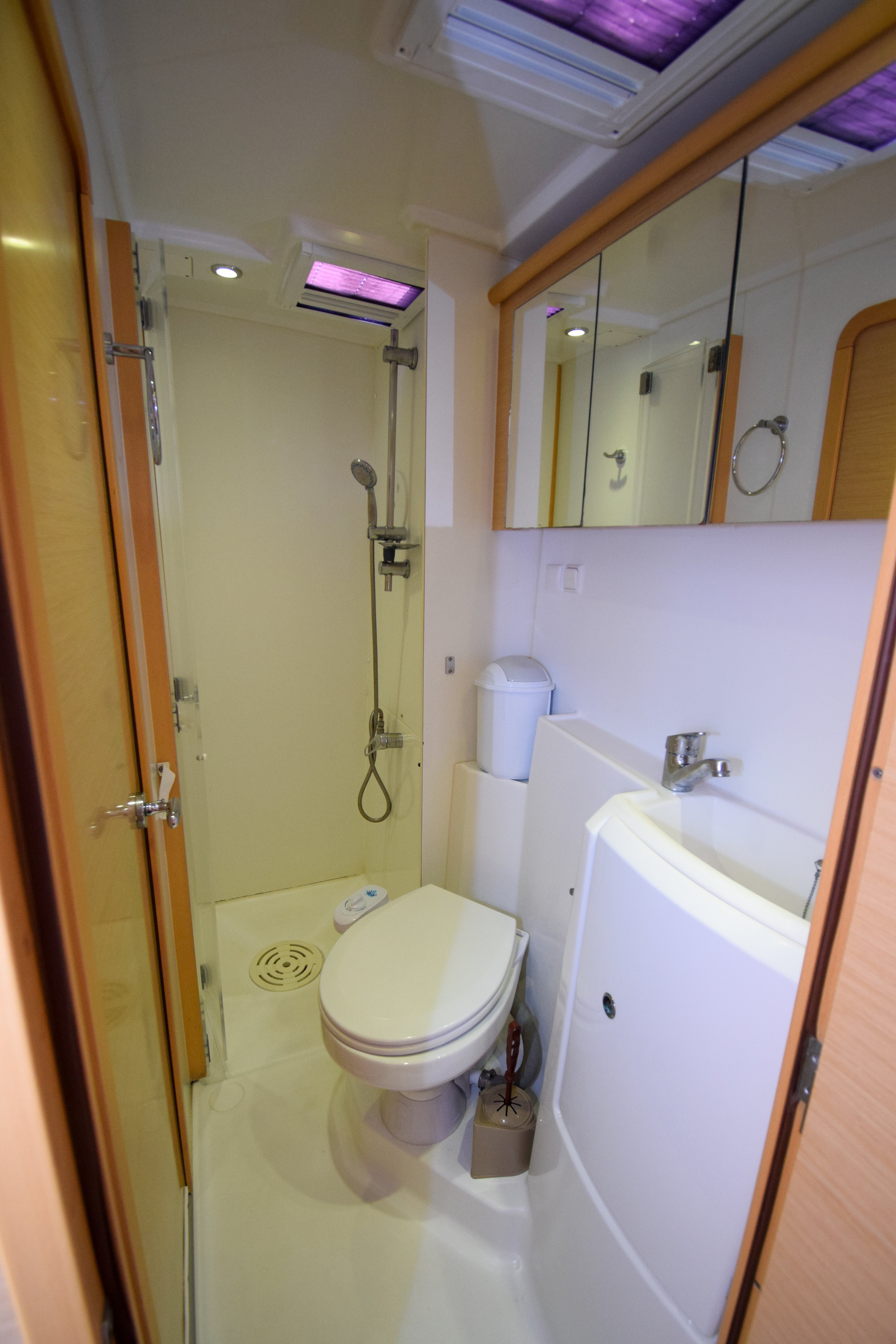 Rain Dogs - Katamaran içinde Adaköy