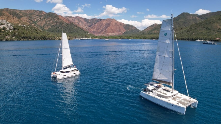 Loryma Sailing - Katamaran içinde Adaköy