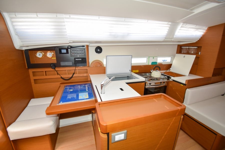 Sky Ela - Yelkenli içinde Adaköy