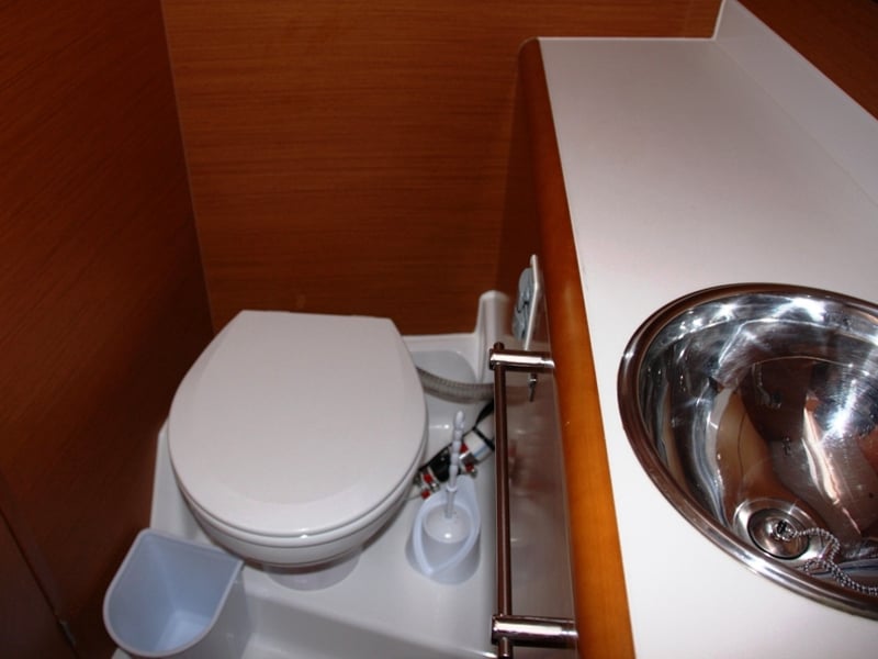 Code - Yelkenli içinde Adaköy