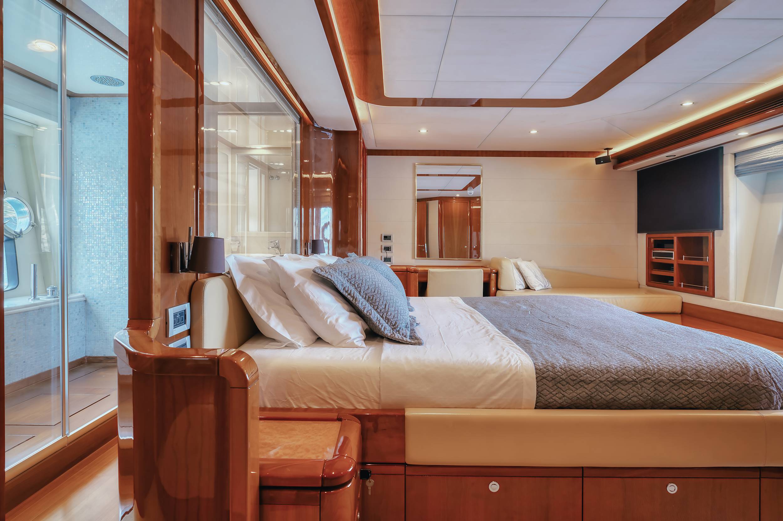 Lidia - Motor Yacht in Glifada