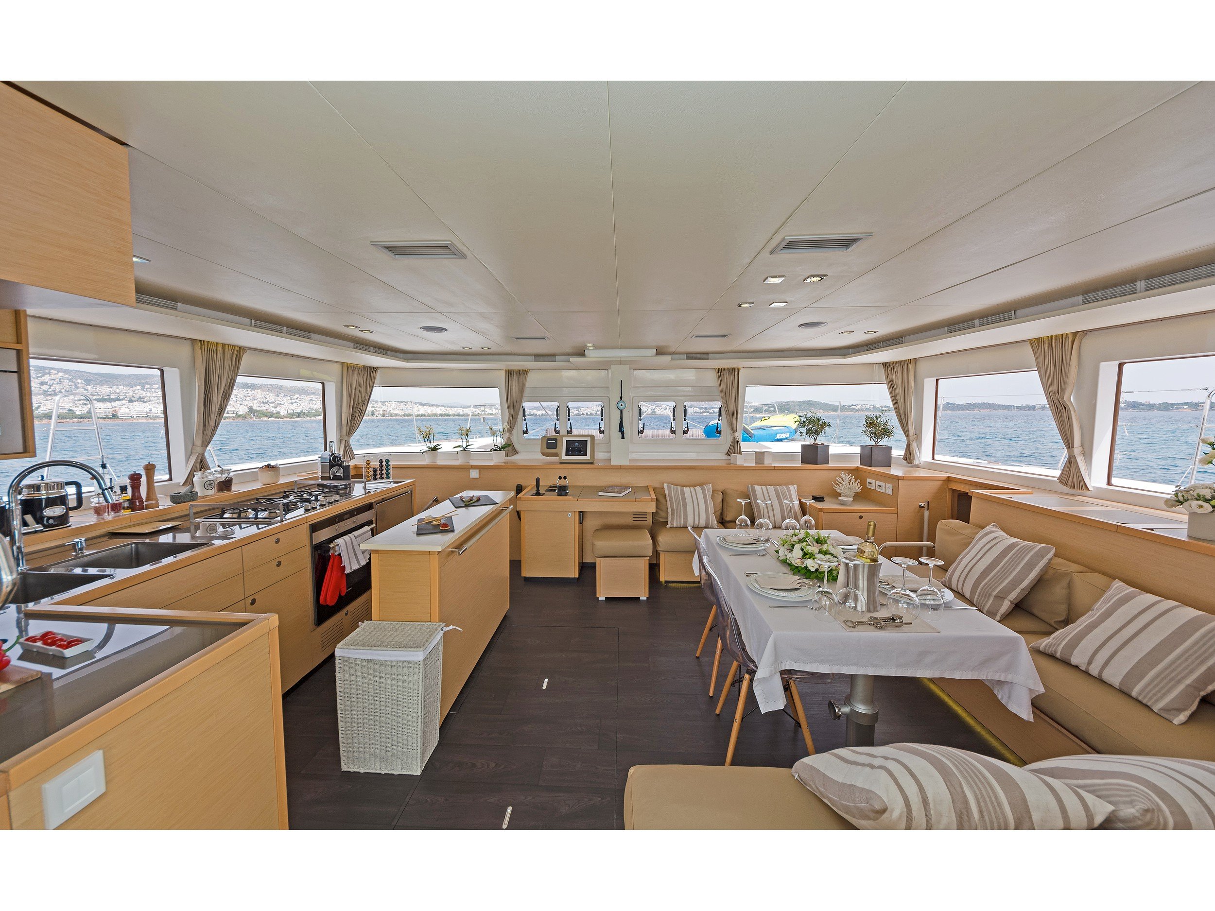 MELITI - Catamaran in Pireas