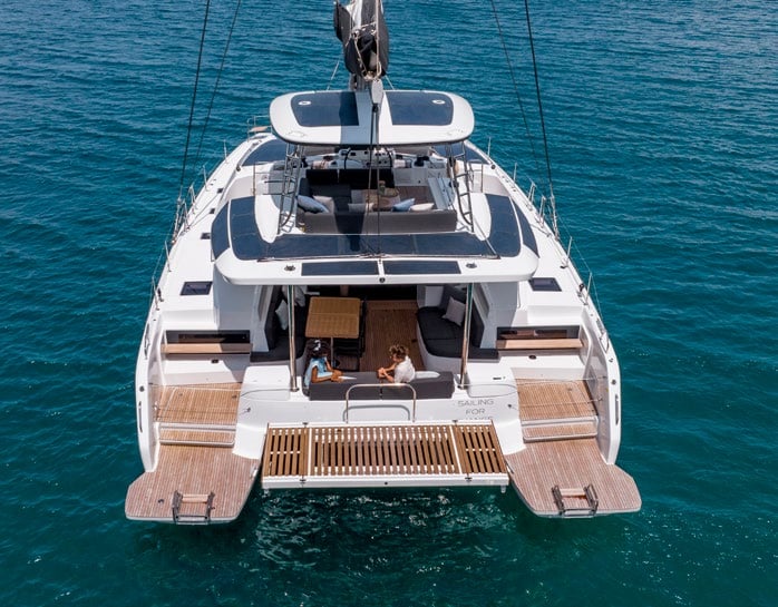 Babalu - Katamaran içinde Alimos