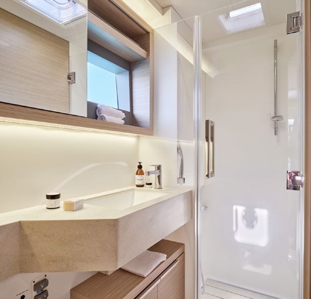 Babalu - Katamaran içinde Alimos