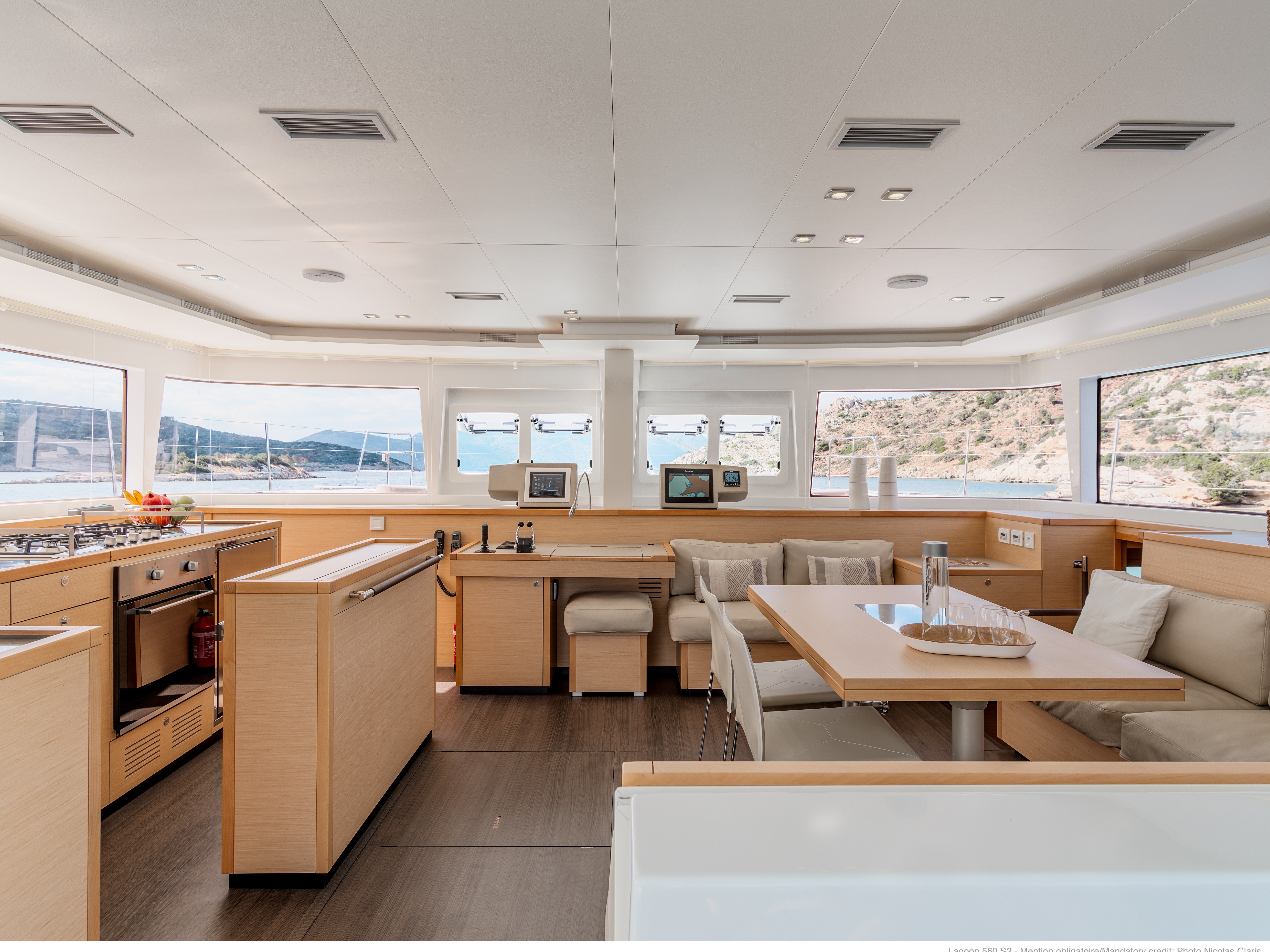 MOYA - Catamaran in Alimos